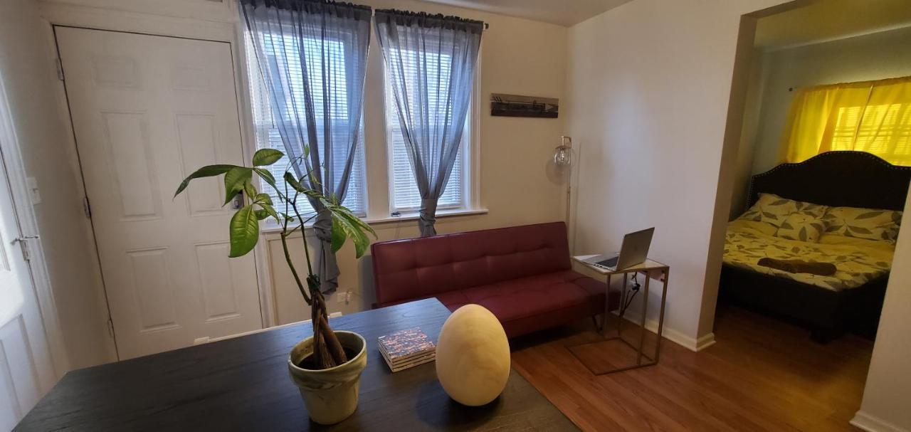 Cozy 1 Bedroom, 1 Min From Irving Park Blue Line, Free Parking Chicago Exterior foto
